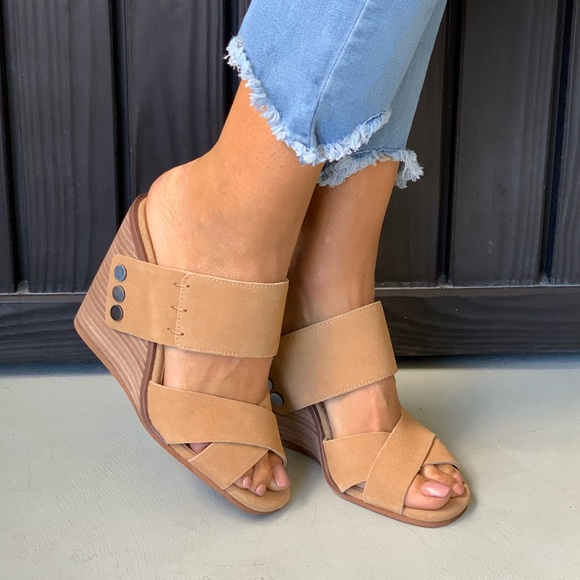 Distressed Suede Crisscross Chic Wedge Sandals - Picture 5 of 8